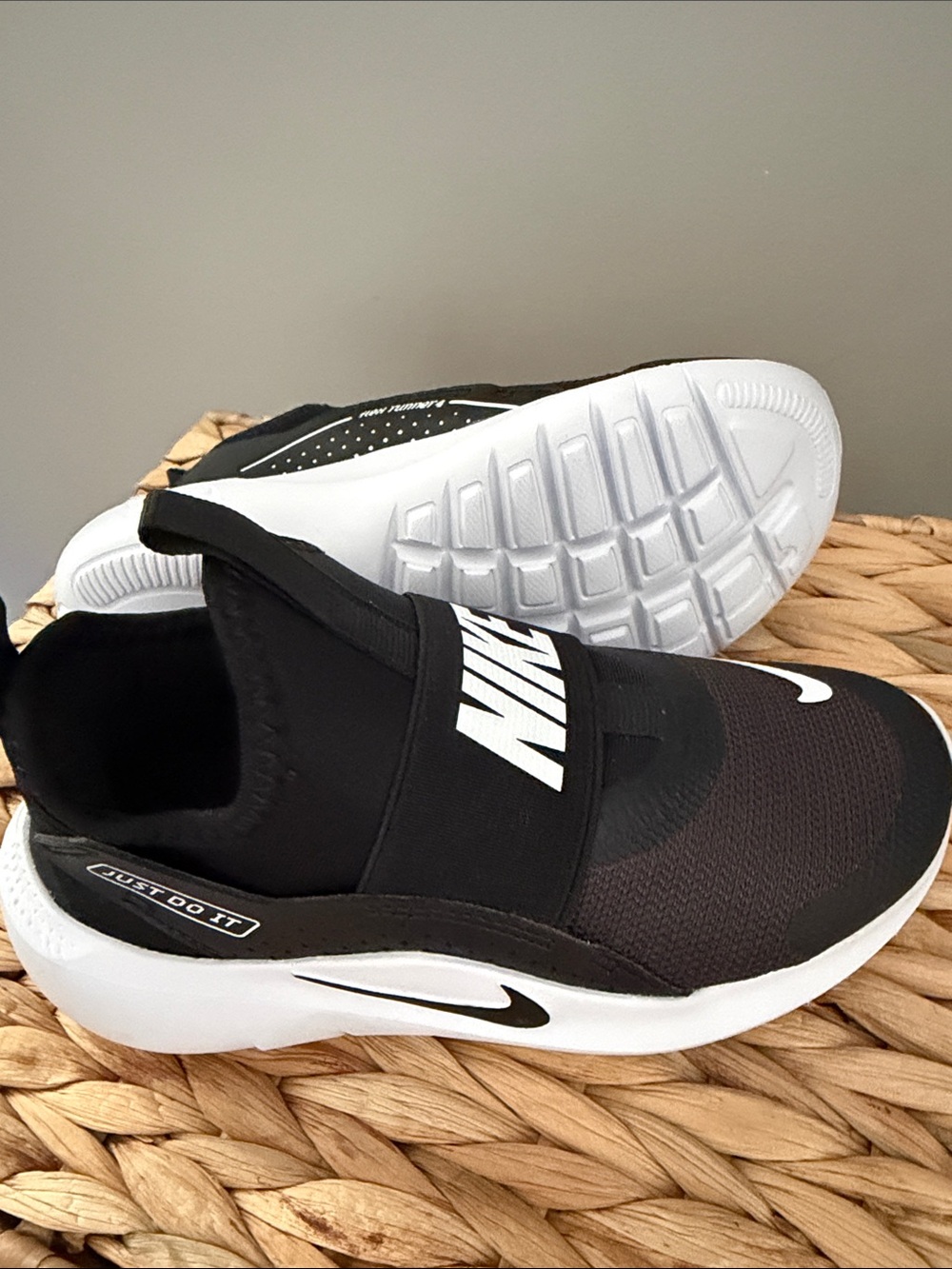 Nike Black and White Slip-On flex runner sneaker size kids toddler 10.5c